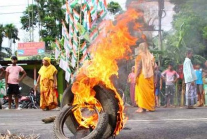 পঞ্চায়েত নির্বাচন ঘিরে পশ্চিমবঙ্গে ব্যাপক সহিংসতা, নিহত ৩১ 

