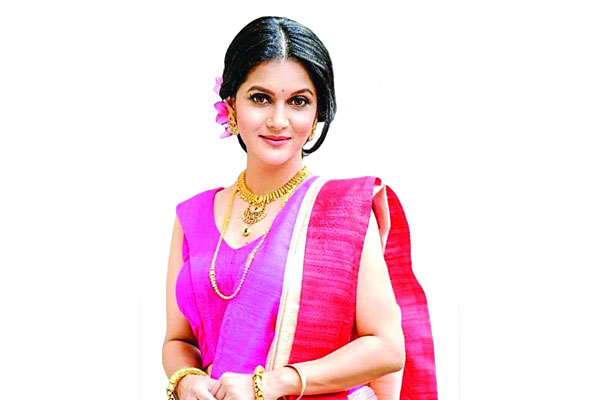 মিথিলার প্রশংসায় সৃজিত