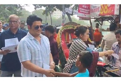 নৌকার প্রচারণায় কড়াইল বস্তিতে ফেরদৌস