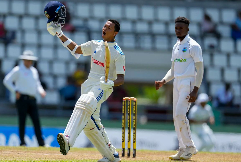 অভিষেক টেস্টে শতরান জয়সওয়ালের