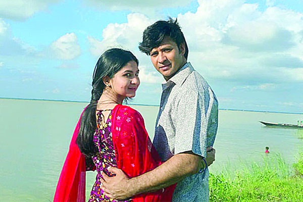 ফের জুটি বাঁধলেন নিরব-স্পর্শিয়া