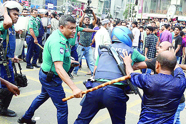 গুলশান রণক্ষেত্র, ব্যবসায়ীদের অবরোধ বিক্ষোভ ভোগান্তি