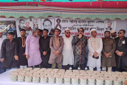 এরশাদ স্মরণে শ্যামপুর-কদমতলীতে এমপি বাবলার খাবার বিতরণ