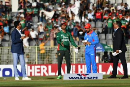 টস জিতে ফিল্ডিংয়ে বাংলাদেশ

