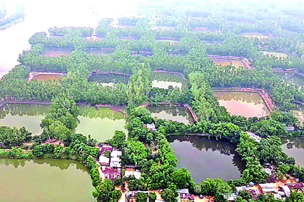 রূপকথার ৩৬৫টি পুকুরের গ্রাম চকচান্দিরা
