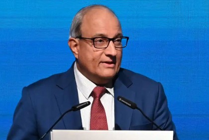 দুর্নীতির অভিযোগে সিঙ্গাপুরের মন্ত্রী গ্রেফতার