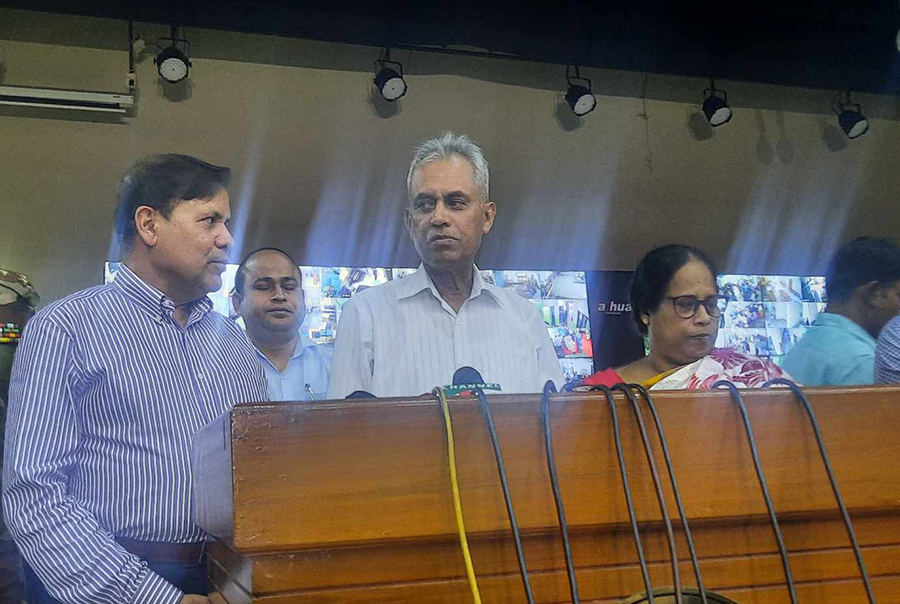 হিরো আলমের ওপর হামলাকারীদের বিরুদ্ধে ব্যবস্থা নেওয়ার নির্দেশ ইসির