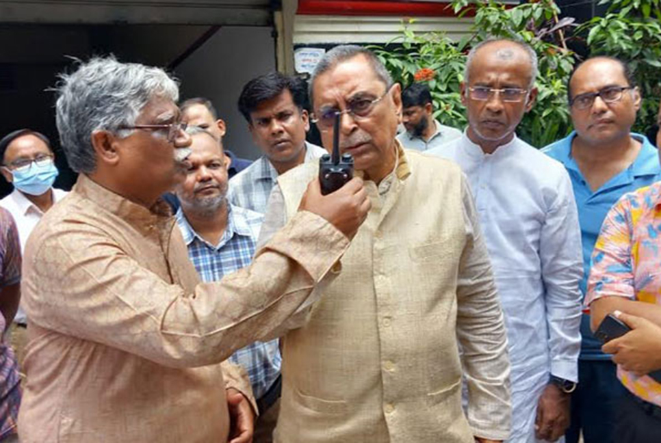 এডিসের লার্ভা ধ্বংসে জনগণকেই বিশেষভাবে সচেতন হতে হবে : মেনন

