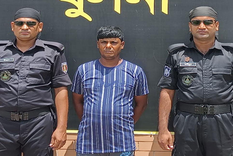 খুলনায় ইজিবাইক চালক হত্যা মামলার আসামি গ্রেফতার