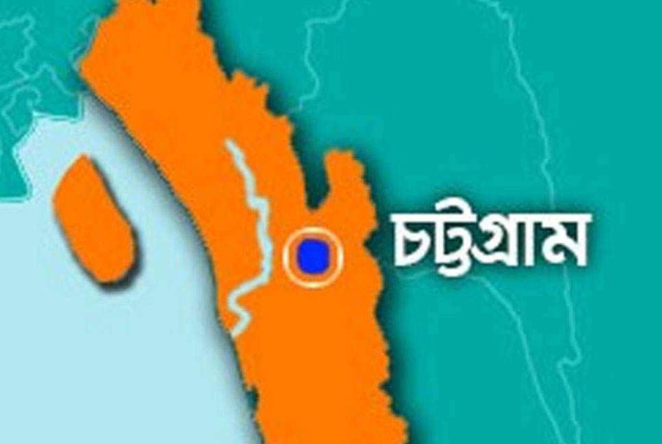 নগ্ন ছবি তুলে প্রতারণার অভিযোগে যুবক গ্রেফতার