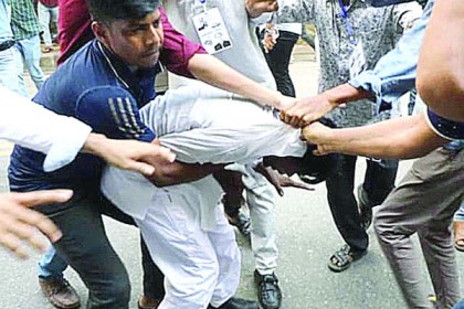 হিরো আলমকে মারধরের ঘটনায় আটক ৪, অভিযান চলছে