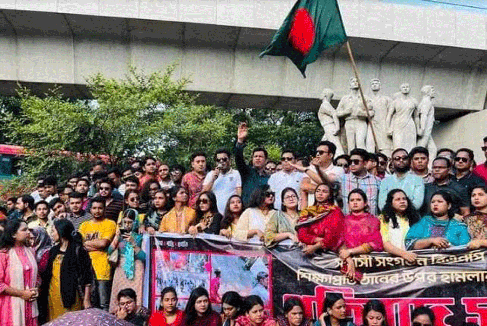 'সাহস থাকলে বাংলাদেশে এসে রাজনীতি করুন'