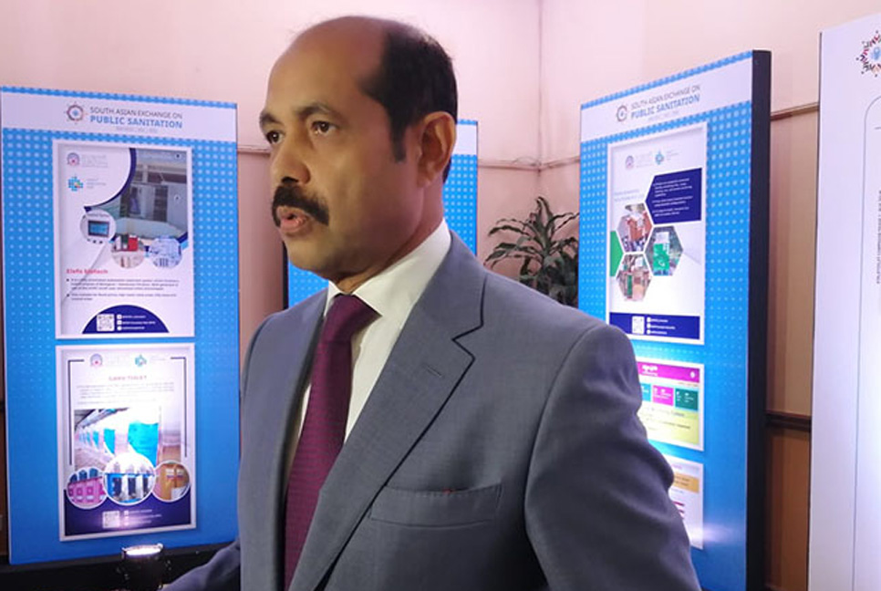 সব পেট্রল ও গ্যাস স্টেশনে পাবলিক টয়লেট স্থাপনের নির্দেশ মেয়রের