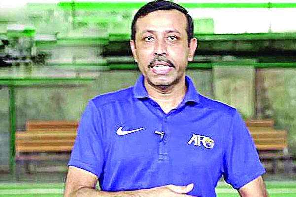 নারী দলের কোচ