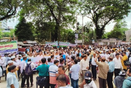 শিক্ষামন্ত্রীর সঙ্গে বৈঠক ‘ফলপ্রসূ’ হয়নি, দশম দিনে শিক্ষকদের আন্দোলন