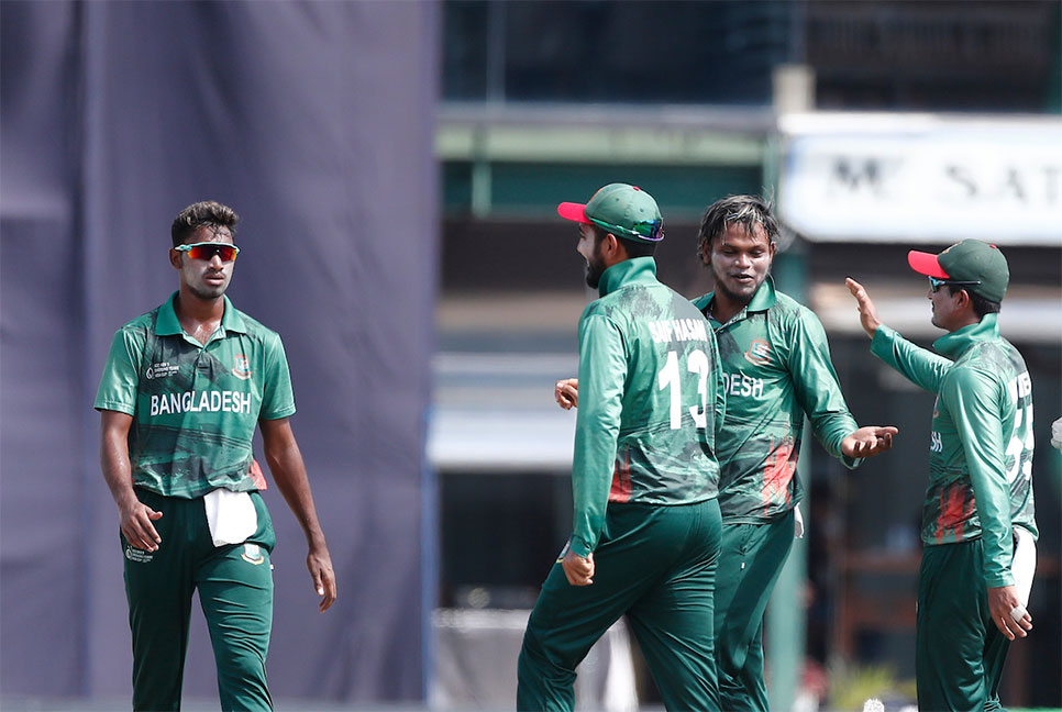 ফাইনালের লক্ষ্যে ভারতকে ব্যাটিংয়ে পাঠাল বাংলাদেশ