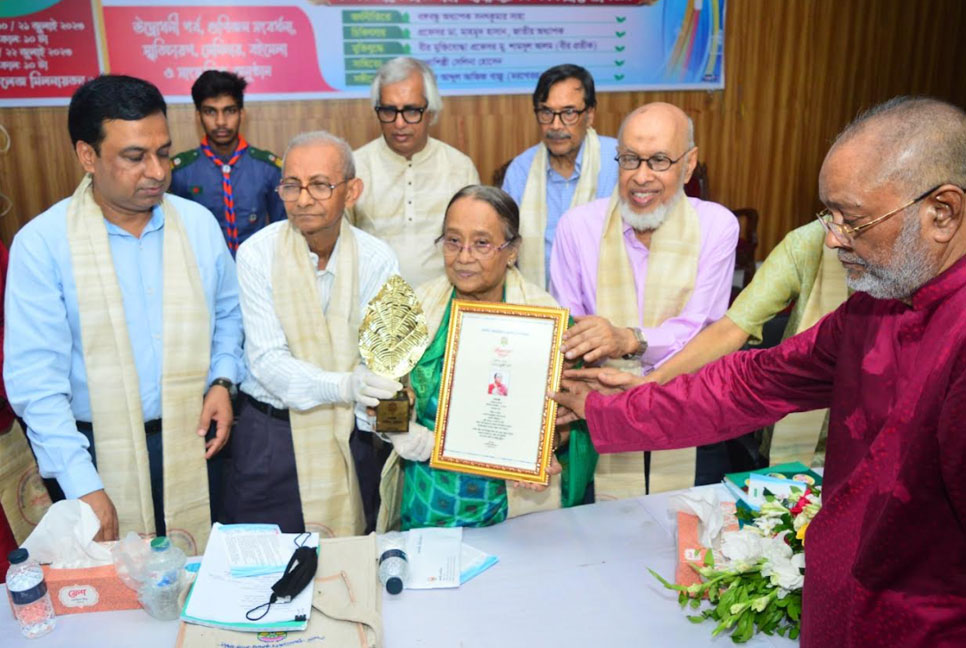রাজশাহী অ্যাসোসিয়েশনের ১৫০ বছর পূর্তিতে পাঁচ গুণীকে সংবর্ধনা