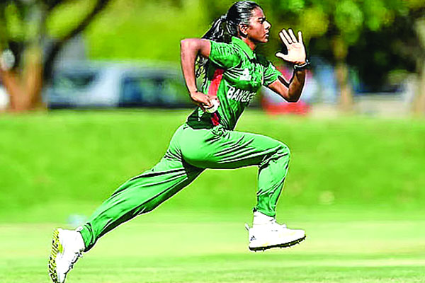 মারুফার বোলিংয়ে মুগ্ধ ভারতীয় ক্রিকেটাররা