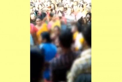 এবার পশ্চিমবঙ্গে দুই নারীকে বিবস্ত্র করে মারধর, তোলপাড় রাজ্য রাজনীতি

 

