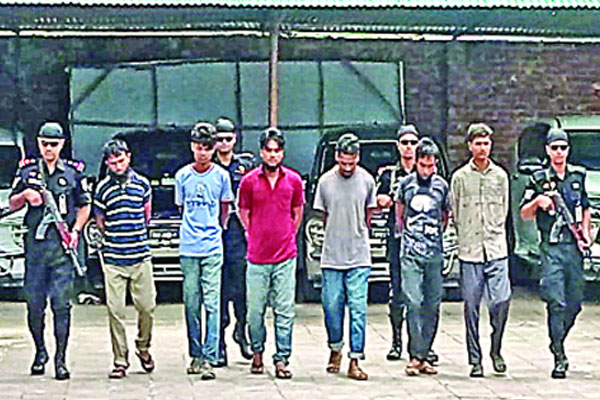 আরসার শীর্ষ সামরিক কমান্ডারসহ গ্রেফতার ৬