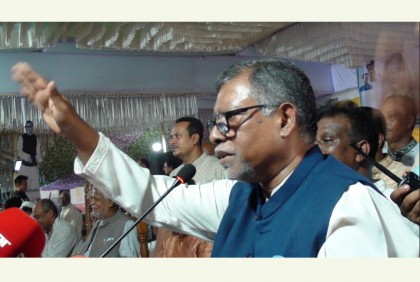 শেখ হাসিনা হিমালয় পর্বতের মতো দাঁড়িয়ে আছে : স্বাস্থ্যমন্ত্রী