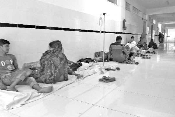 চিকিৎসক ও জনবল সংকটে সেবা ব্যাহত
