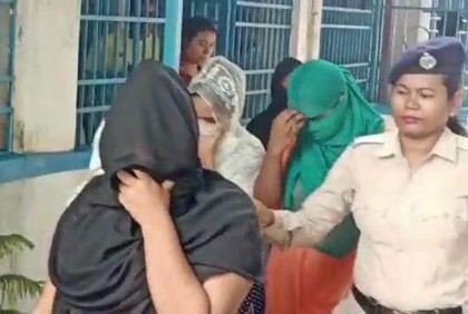 কাজের কথা বলে বাংলাদেশ থেকে ভারতে ৫ নারী, আটক ৩