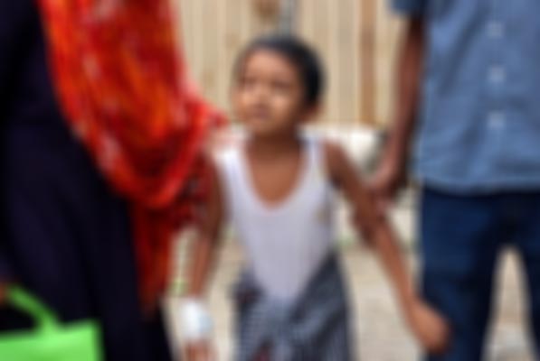 শিশুর সমস্যা ঘাড়ে, অপারেশন হলো তলপেটে! 
