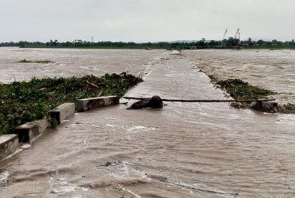 ফিলিপাইনে টাইফুন ‘ডোকসুরি’র আঘাতে নিহত ১