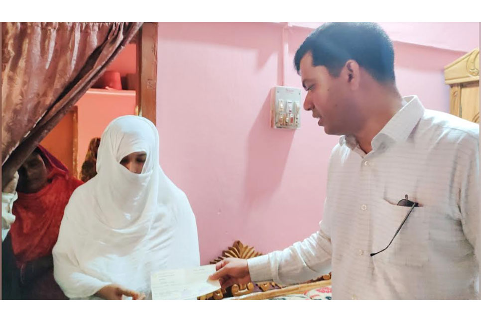 কুলাউড়ায় সড়ক দুর্ঘটনায় নিহতের পরিবারকে আর্থিক সাহায্য 
