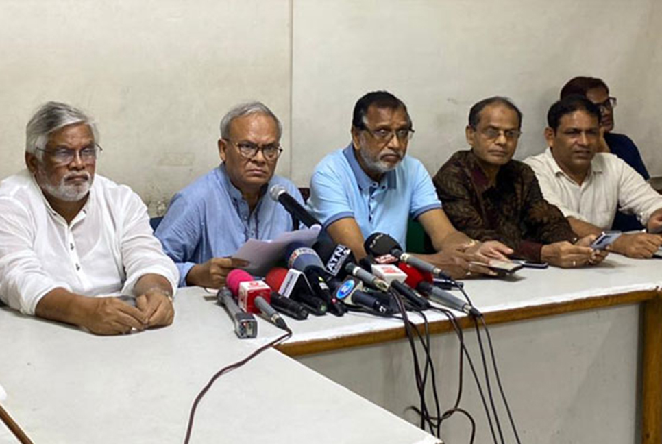 রাজধানীতে বিএনপির হাজারের বেশি নেতাকর্মী গ্রেফতার : রিজভী 



