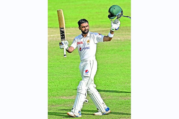 শফিকের ডাবল সেঞ্চুরি