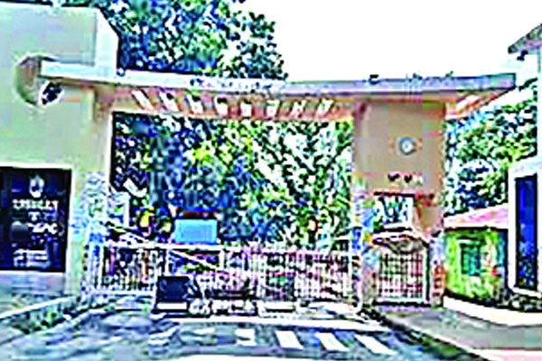 কথায় কথায় অচল চবি