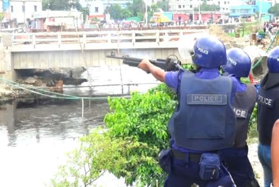শিমরাইল মোড়ে পুলিশের সঙ্গে ধাওয়া-পাল্টা ধাওয়ায় বিএনপির ২২ নেতাকর্মী আহত

