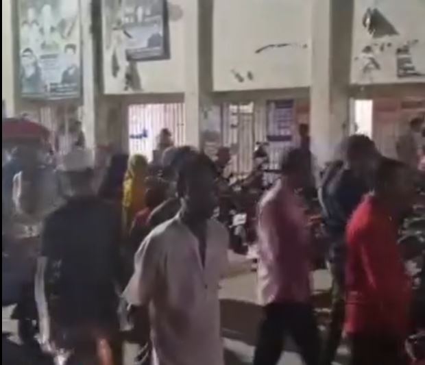 টঙ্গীতে দেয়াল ধসে ৩ জনের মৃত্যু

