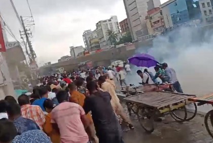 উত্তরায় আওয়ামী লীগ-বিএনপি ও পুলিশ ত্রিমুখী সংঘর্ষ, আহত ৮ 