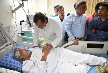 আমানকে দেখতে হাসপাতালে প্রধানমন্ত্রীর প্রতিনিধি