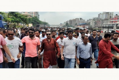 ঢাকার প্রবেশপথে আওয়ামী লীগ ও সহযোগীদের মিছিল-অবস্থান 

