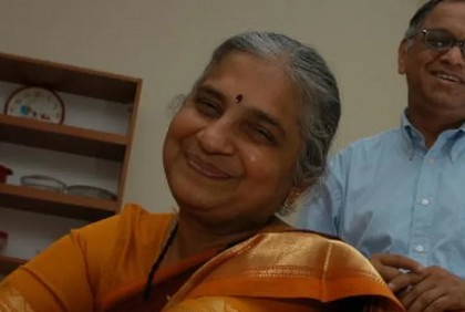 ঋষি সুনাকের শাশুড়ির ‘চামচ’ কাণ্ড, সোশ্যালে বিভক্ত ভারত!
