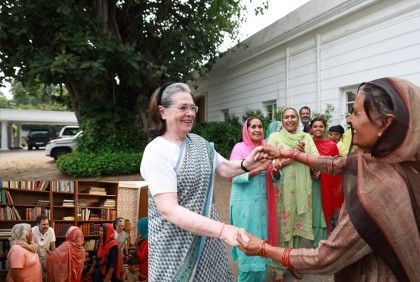 কিষানিরা বললেন রাহুলকে বিয়ে দিন, সোনিয়া তাদের দিলেন উপযুক্ত মেয়ে খোঁজার ভার!