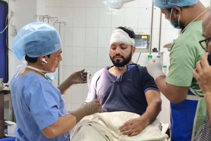শঙ্কামুক্ত ইশরাক হোসেন 

