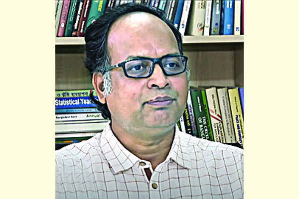 বছরে আর্থিক ক্ষতি লক্ষাধিক কোটি টাকা