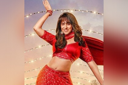 নায়িকার বেশে কে এই নায়ক?