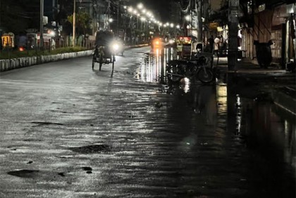 বরিশালে 
নদীর পানি বিপৎসীমার উপরে