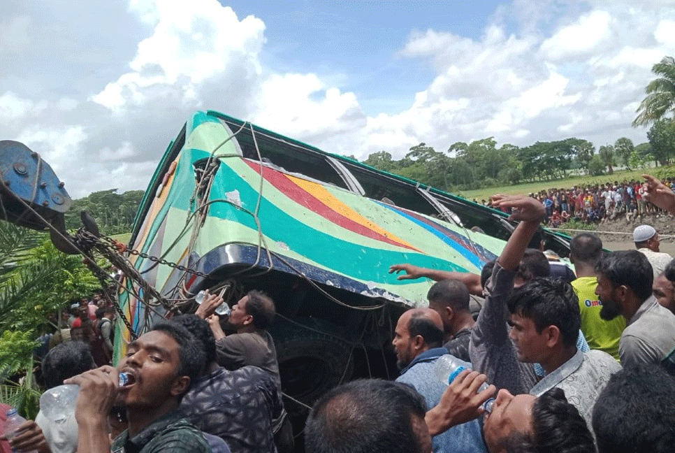 ঝালকাঠিতে বাস দুর্ঘটনা: তিন কারণে ১৭ জনের প্রাণহানি