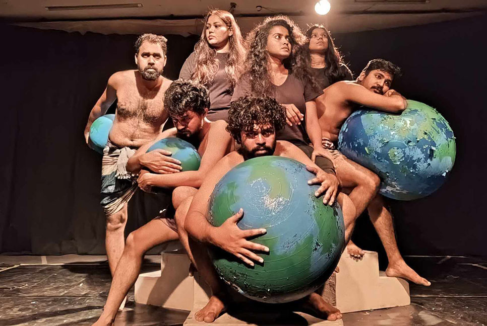 জবিতে প্রদর্শিত হলো কালজয়ী নাটক 'উজানে মৃত্যু’
