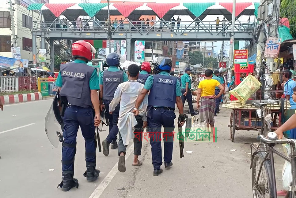 রংপুরে জামায়াতের মিছিলে পুলিশের লাঠিচার্জ, আটক ৮