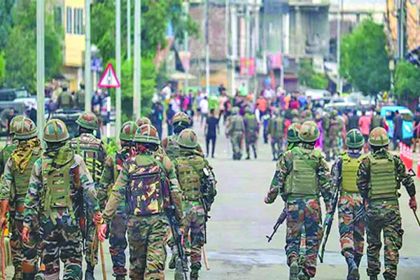 মণিপুরে নিরাপত্তা চৌকিতে হামলা অস্ত্র লুট, পুলিশ নিহত