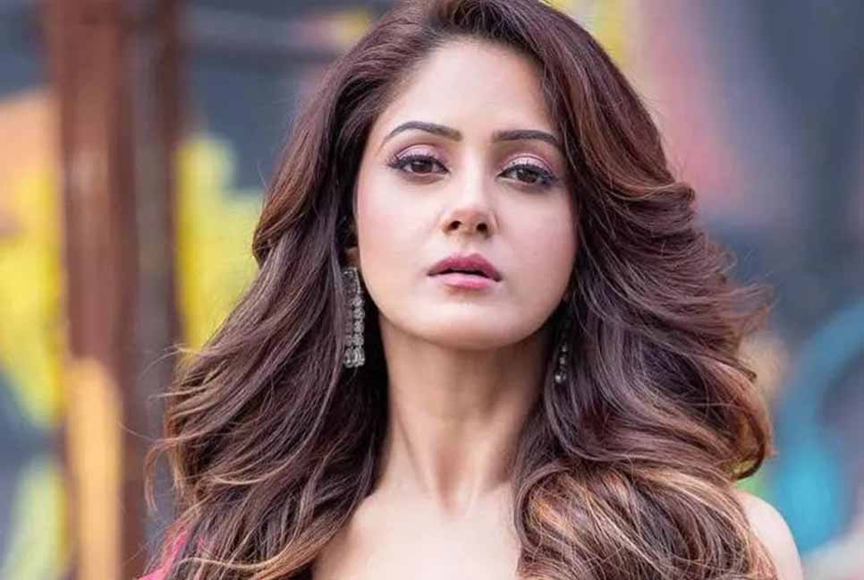 সেটে সহ-অভিনেত্রীর সঙ্গে ঝগড়া, এবার মুখ খুললেন তৃণা