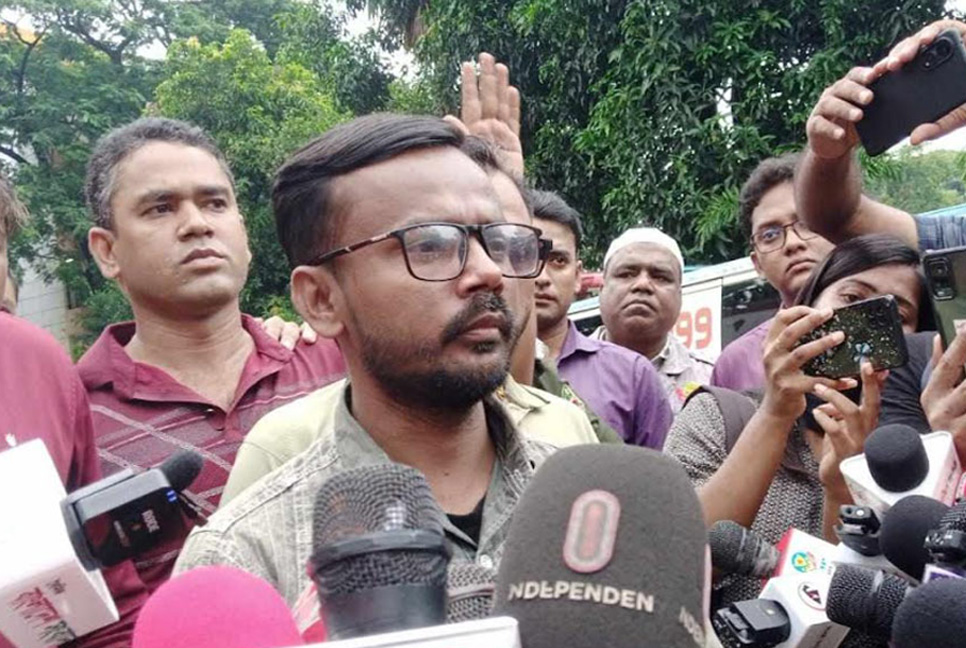 রিজভীর বিরুদ্ধে অভিযোগ নিয়ে ডিবি কার্যালয়ে হিরো আলম, যাবেন আদালতে  

